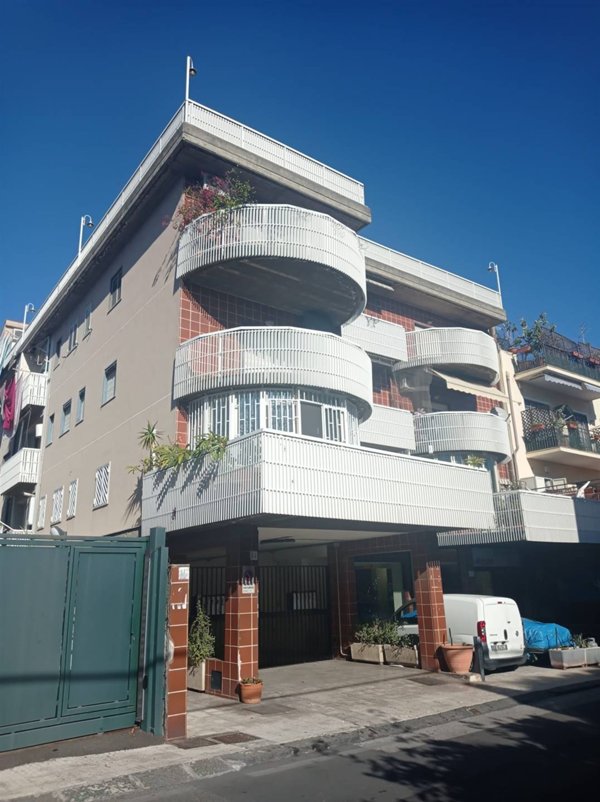 appartamento in affitto ad Aci Castello