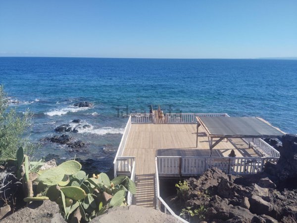 appartamento in affitto ad Aci Castello