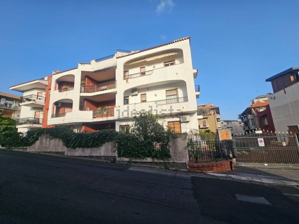 appartamento in affitto ad Aci Castello