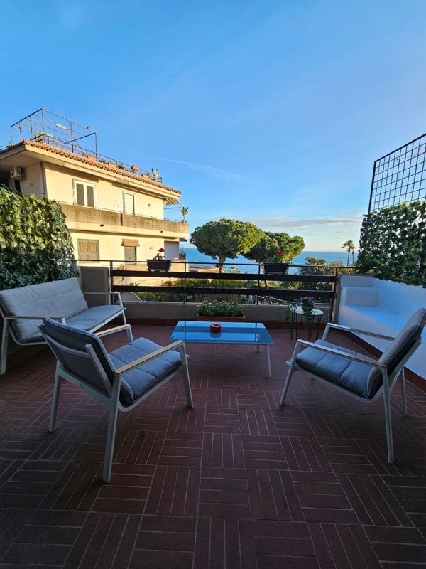 appartamento in affitto ad Aci Castello in zona Aci Trezza