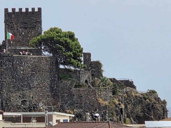 appartamento in affitto ad Aci Castello
