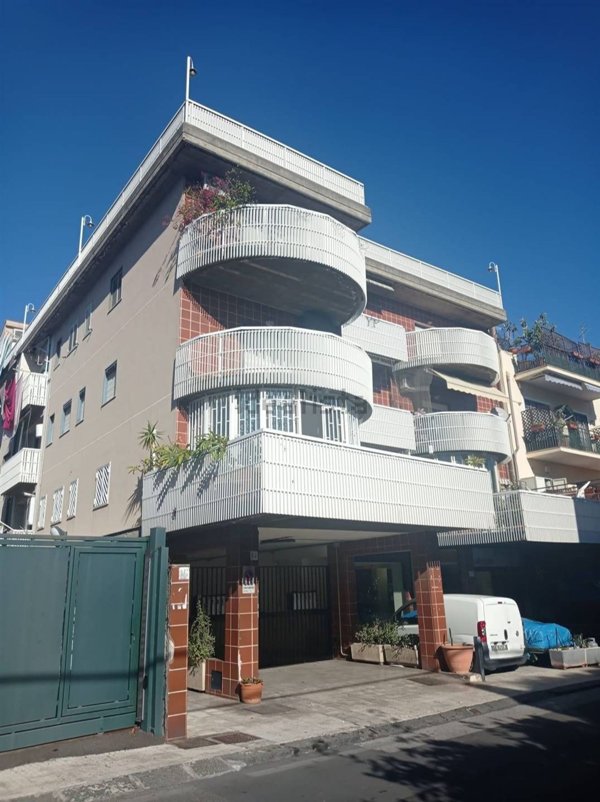 appartamento in affitto ad Aci Castello