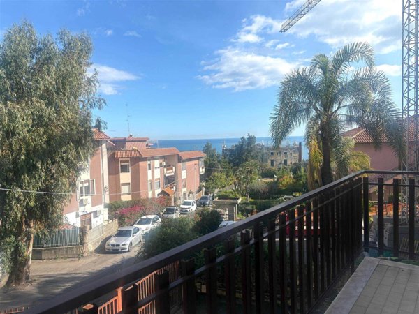 appartamento in affitto ad Aci Castello