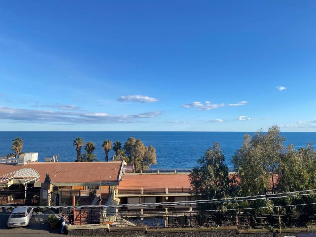 appartamento in affitto ad Aci Castello