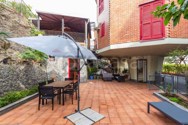 appartamento in affitto ad Aci Castello