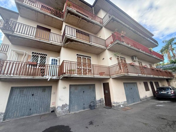 appartamento in affitto ad Aci Castello