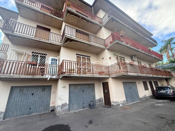 appartamento in affitto ad Aci Castello