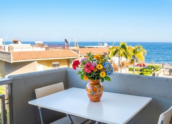 appartamento in affitto ad Aci Castello