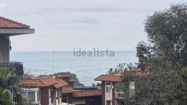 appartamento in affitto ad Aci Castello