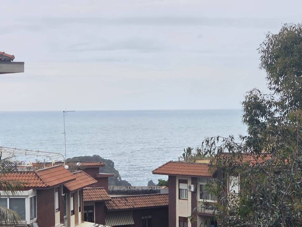 appartamento in affitto ad Aci Castello