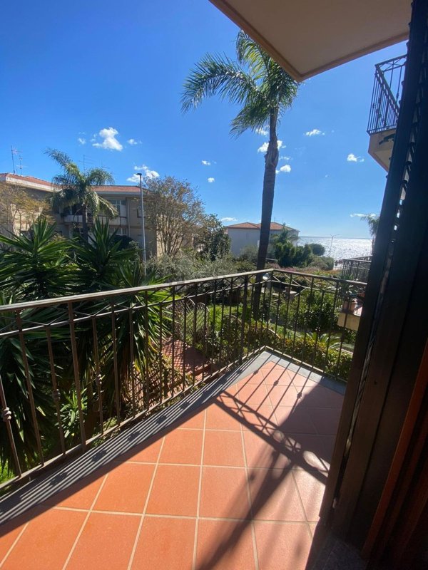 appartamento in affitto ad Aci Castello in zona Cannizzaro