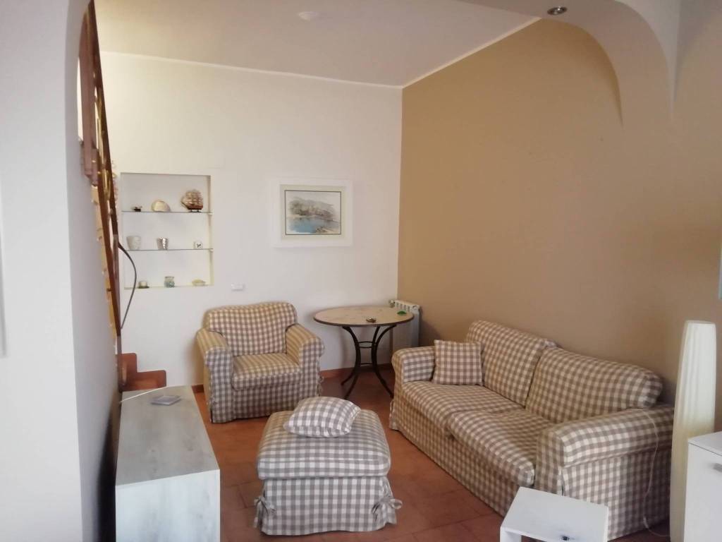 casa indipendente in affitto ad Aci Castello in zona Aci Trezza