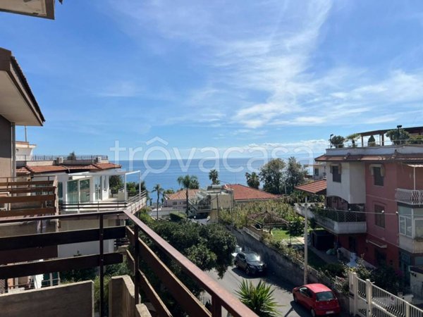 appartamento in affitto ad Aci Castello in zona Aci Trezza