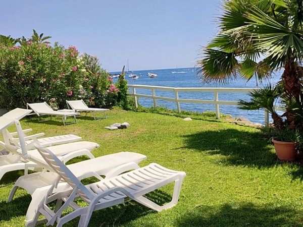 appartamento in affitto ad Aci Castello