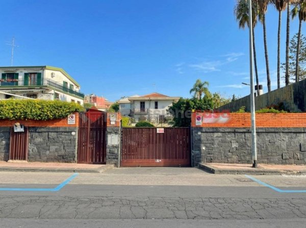 appartamento in affitto ad Aci Castello in zona Cannizzaro