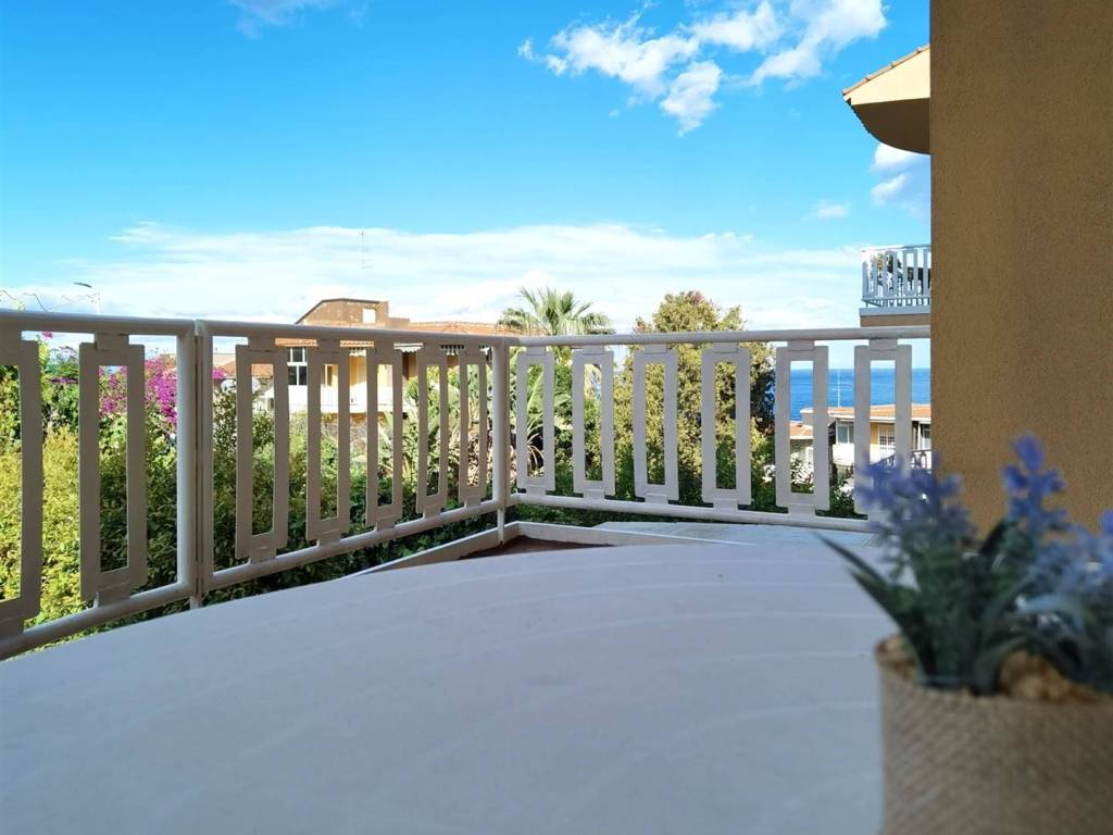 appartamento in affitto ad Aci Castello in zona Aci Trezza