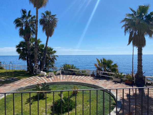 appartamento in affitto ad Aci Castello in zona Aci Trezza