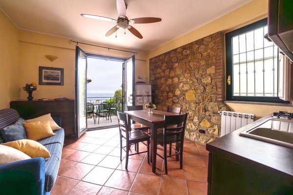 appartamento in affitto ad Aci Castello in zona Aci Trezza