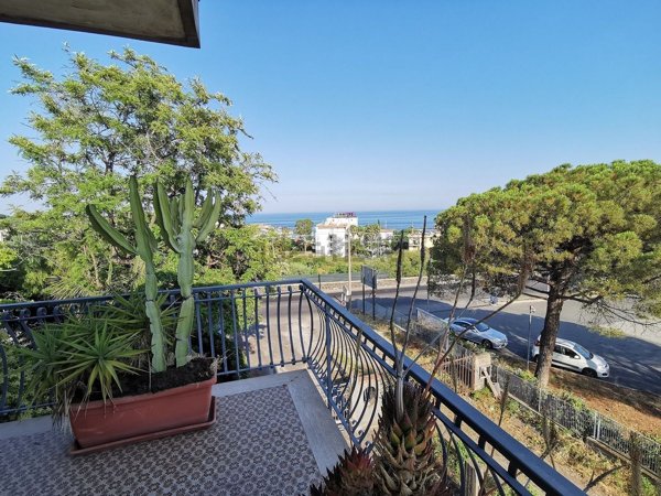 appartamento in affitto ad Aci Castello in zona Aci Trezza