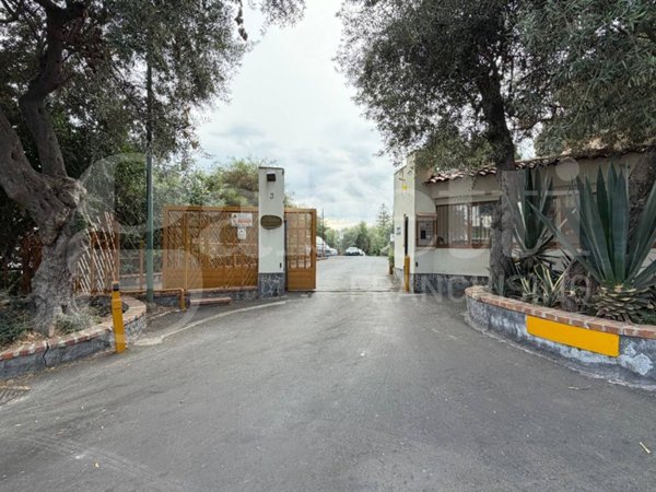 appartamento in affitto ad Aci Castello in zona Ficarazzi