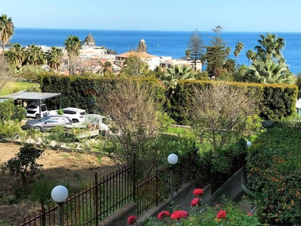 appartamento in affitto ad Aci Castello in zona Aci Trezza