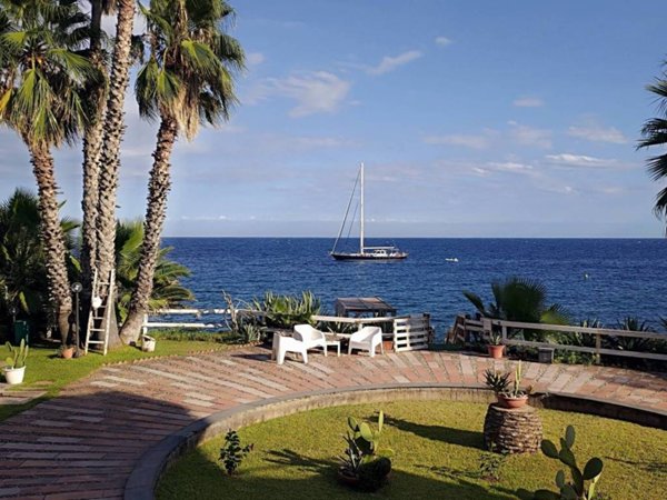 appartamento in affitto ad Aci Castello in zona Aci Trezza