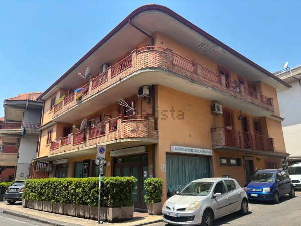 appartamento in affitto ad Aci Castello in zona Ficarazzi