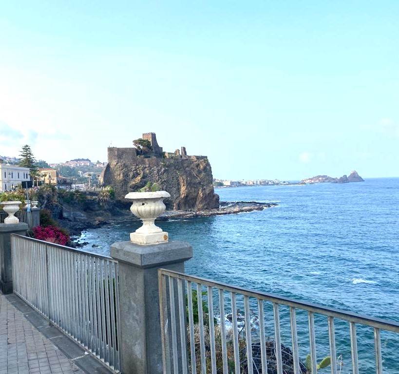 appartamento in affitto ad Aci Castello