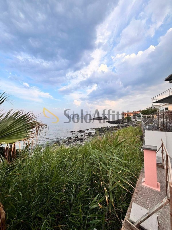 appartamento in affitto ad Aci Castello in zona Aci Trezza