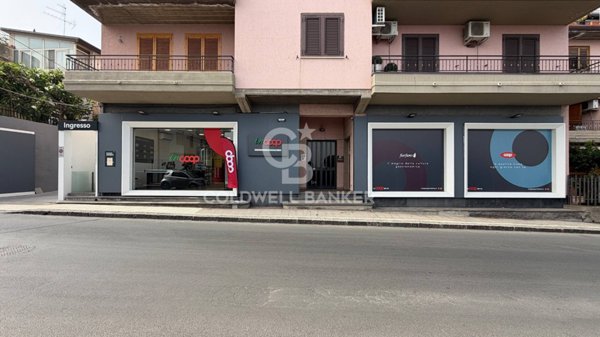 locale commerciale in affitto ad Aci Castello