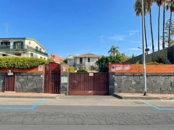 appartamento in affitto ad Aci Castello in zona Cannizzaro