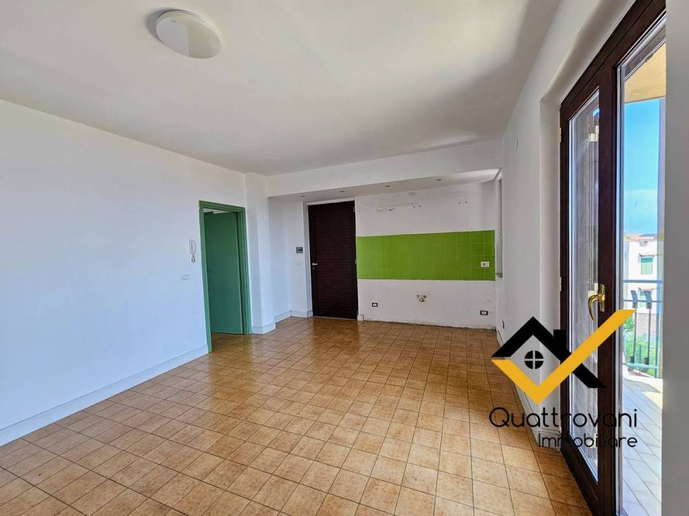 appartamento in affitto ad Aci Catena in zona Vampolieri