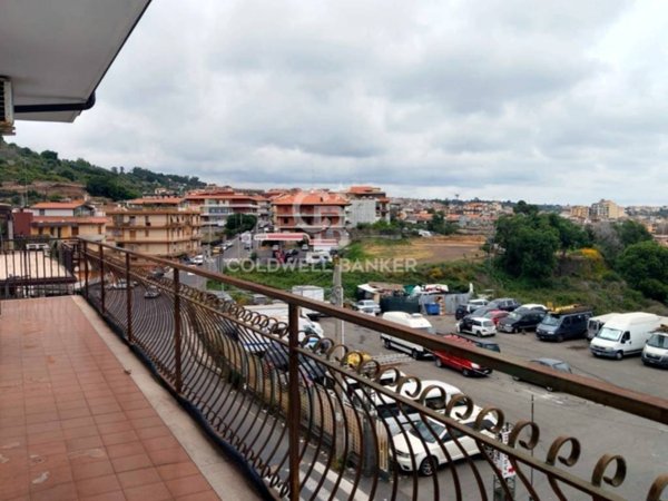 appartamento in affitto ad Aci Catena