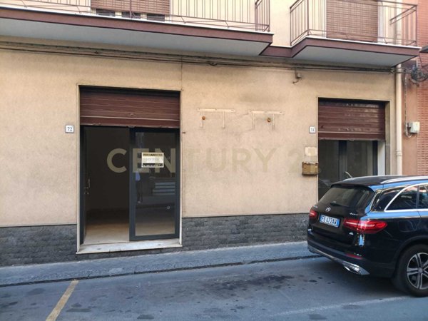 locale commerciale in affitto ad Aci Catena