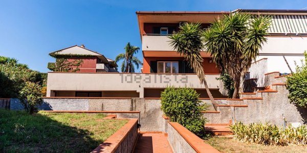 casa indipendente in affitto ad Aci Catena