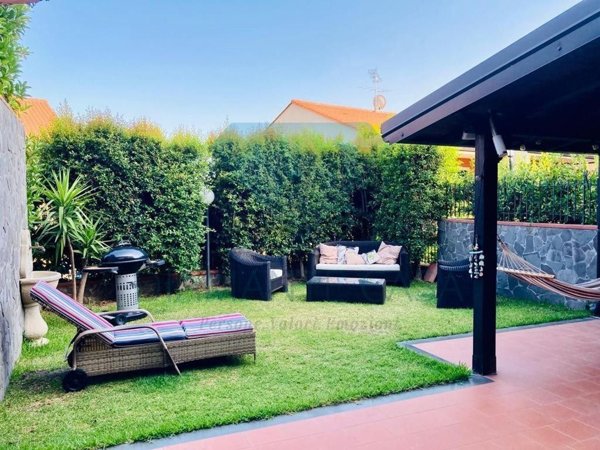 appartamento in affitto ad Aci Catena