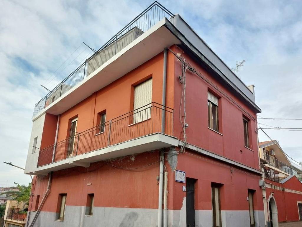 appartamento in affitto ad Aci Catena