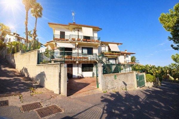 appartamento in affitto ad Aci Catena