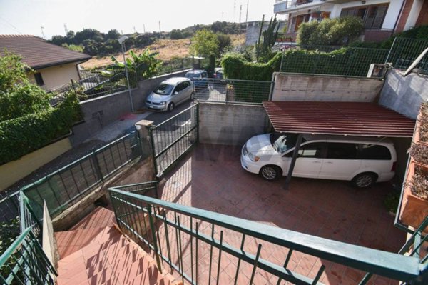 casa indipendente in affitto ad Aci Catena