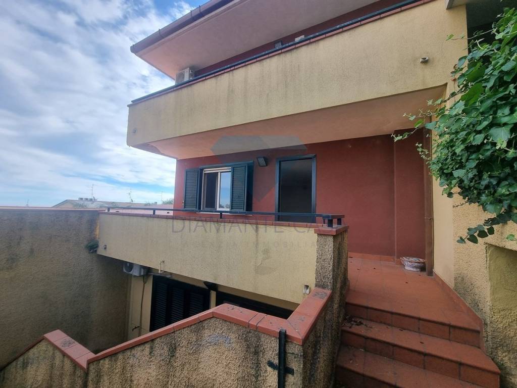 casa indipendente in affitto ad Aci Catena