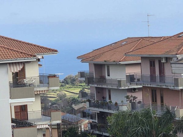 appartamento in affitto ad Aci Catena in zona San Nicolò