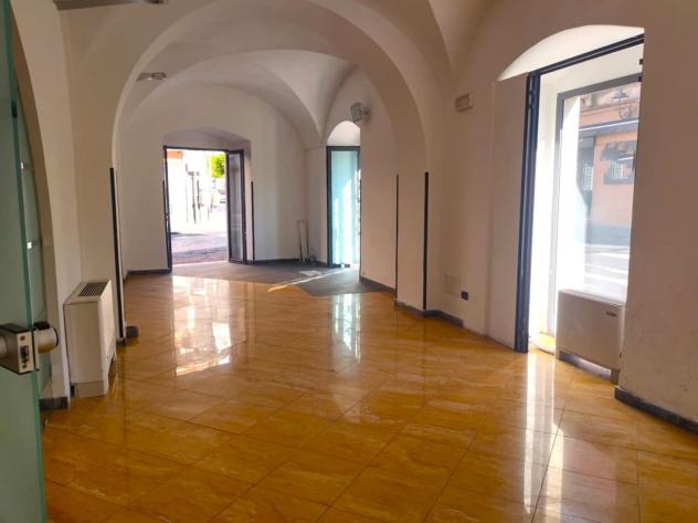 locale commerciale in affitto ad Aci Catena