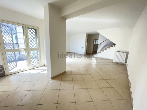 appartamento in affitto ad Aci Catena