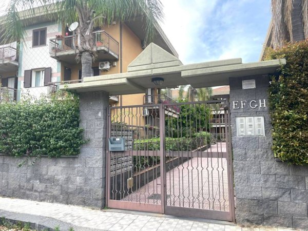appartamento in affitto ad Aci Catena