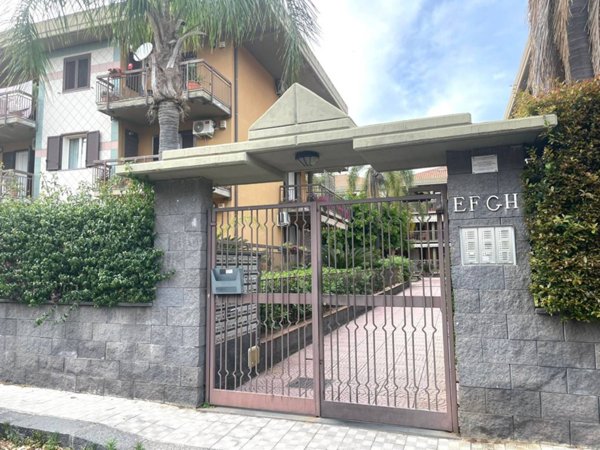 appartamento in affitto ad Aci Catena