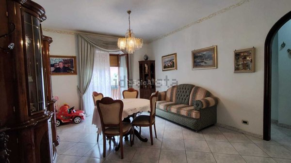 appartamento in affitto ad Aci Catena