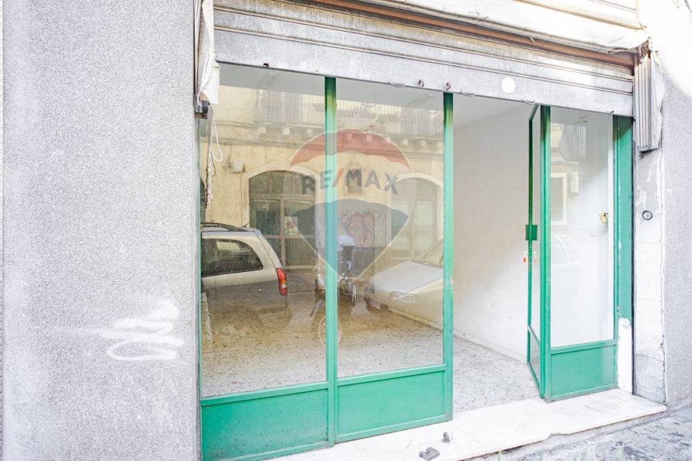 negozio in affitto ad Acireale in zona Centro Storico