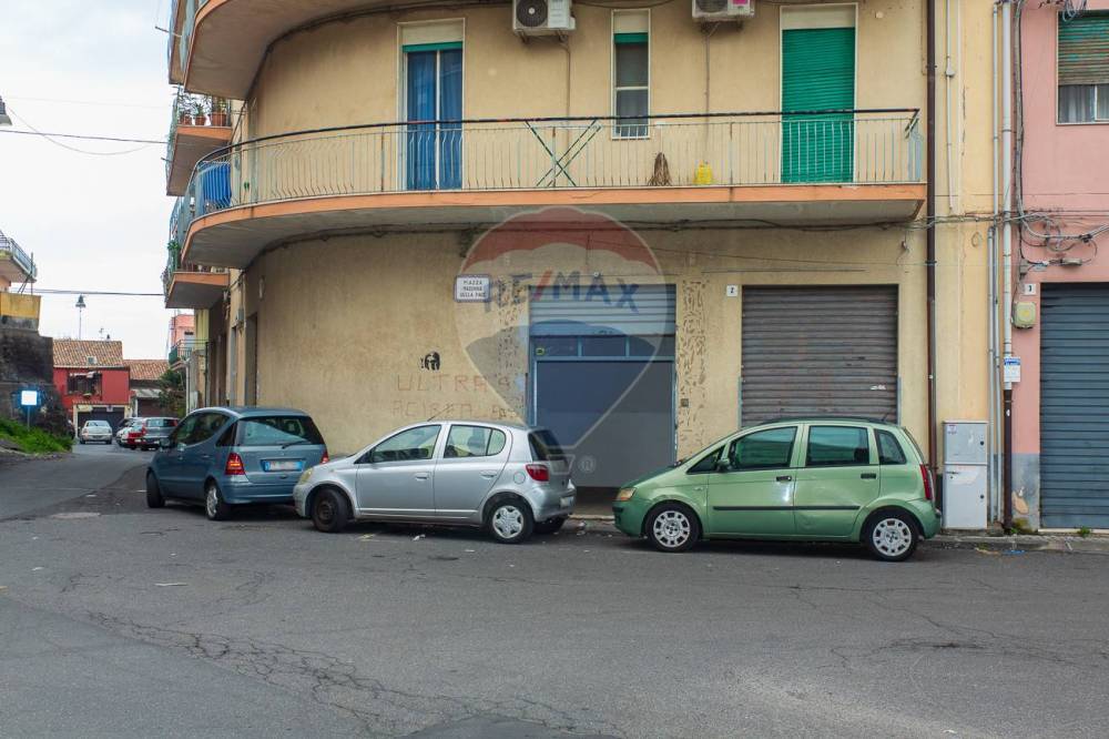 locale commerciale in affitto ad Acireale