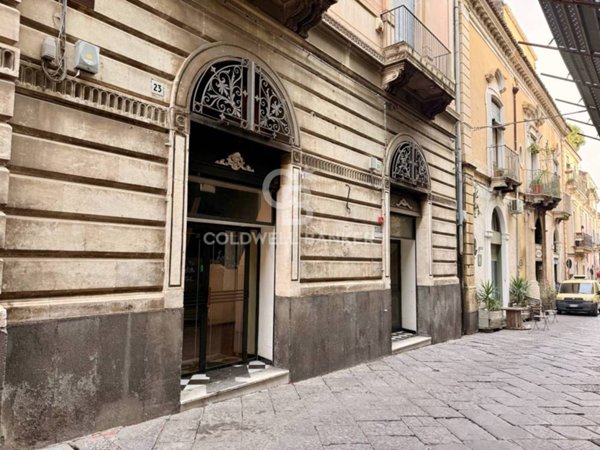 negozio in affitto ad Acireale in zona Centro Storico