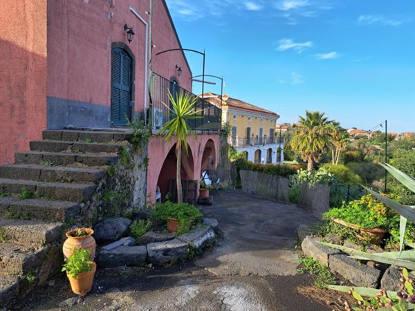 casa indipendente in affitto ad Acireale in zona Santa Tecla